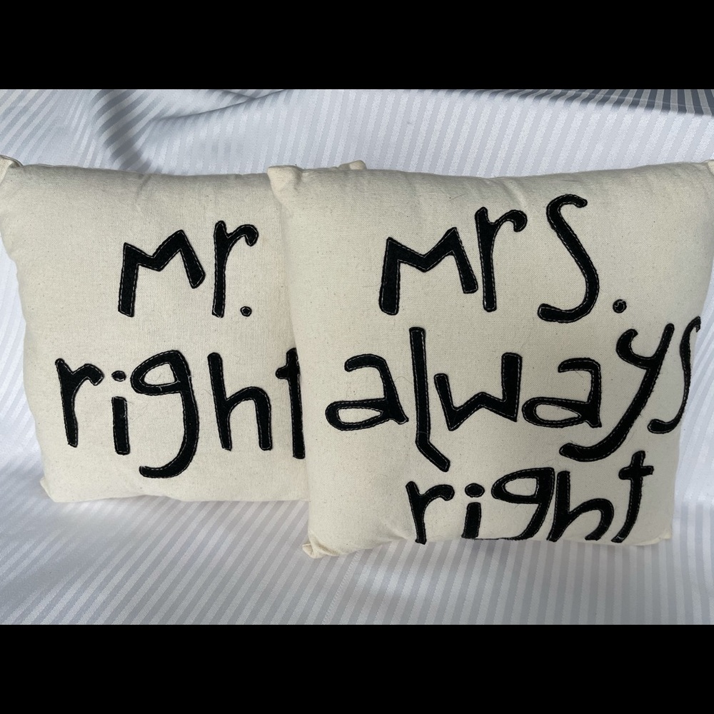 Decorative throw pillows - Picture 2 of 7